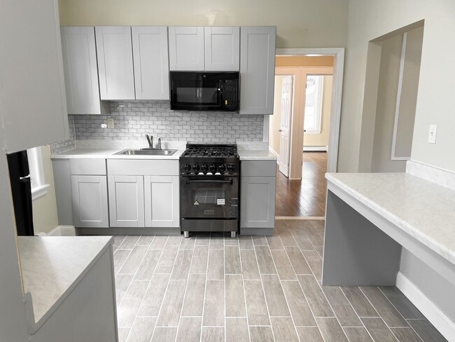 Photo - 596 S 19th St