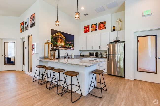Interior Photo - Lamplighter Legacy Rental