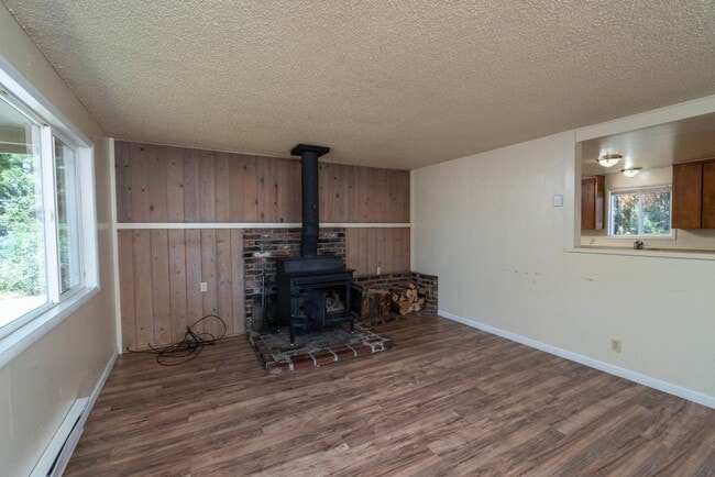 Photo - 2640 NE Harvey Ln