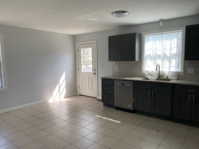 Photo - 170 Lawrence St Unit 1