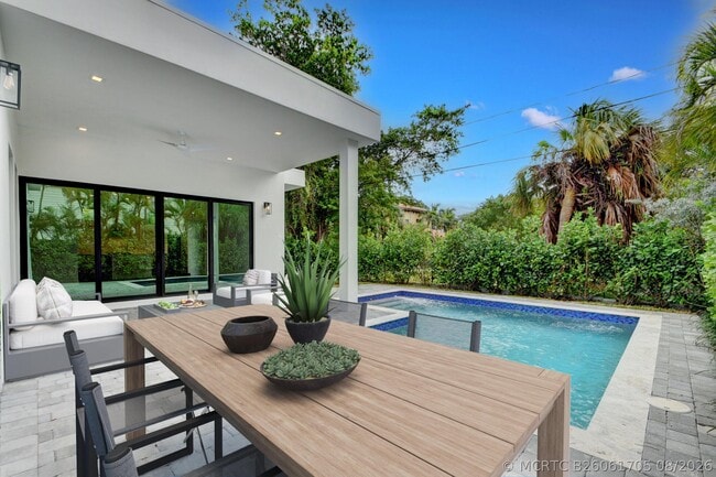 120 Summa St