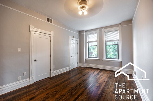 Building Photo - 2031 W Moffat St Unit 2 Rental