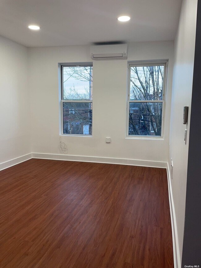 Photo - 89-11 91st Ave