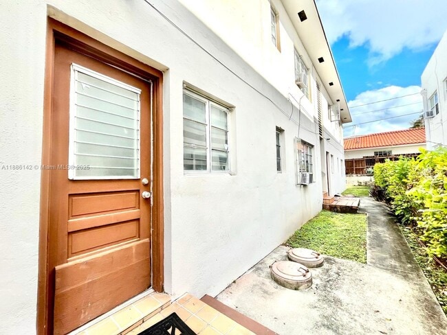 Photo - 2101 SW 3rd Ave Unit 2