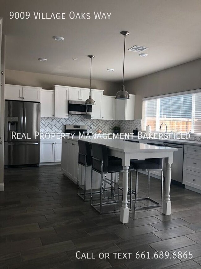 Photo - 9009 Village Oaks Way