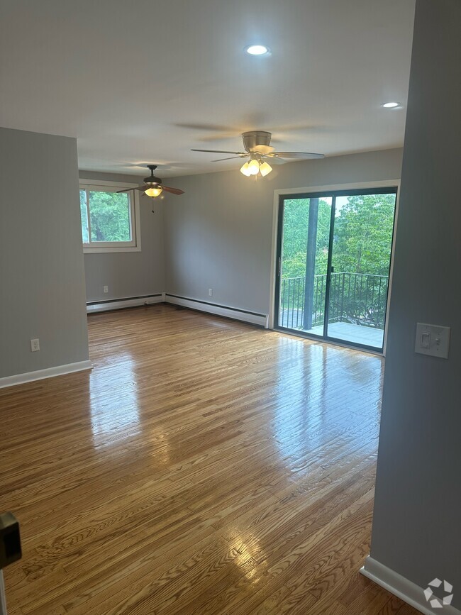 Building Photo - 1016 W Baltimore Pike Unit E24 Rental