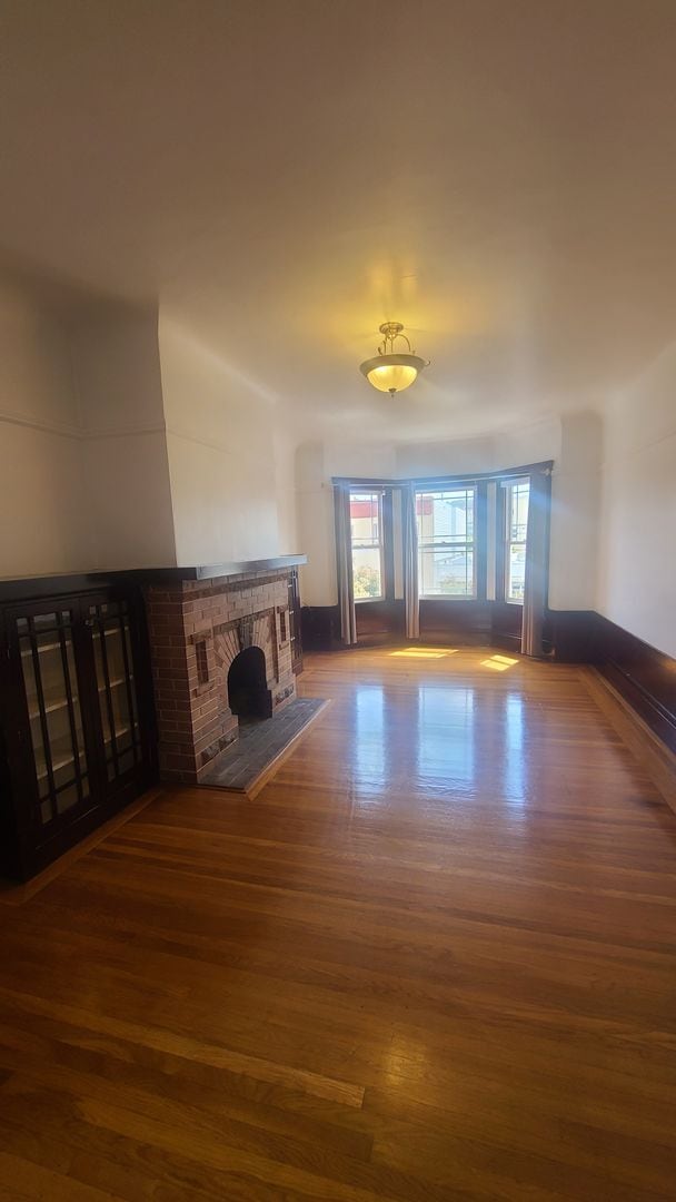 Photo - Really nice classic Apt in trendy Mission....