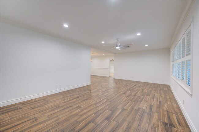 Photo - 8439 Westview Dr