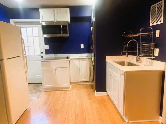 Entrada privada al área de la cocina - 10702 Allie Dr Unidad AllieDr.Fredericksburg