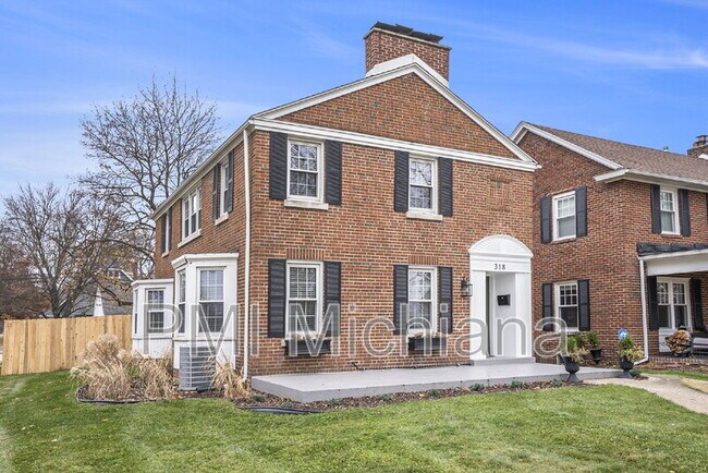 Photo - 318 E Angela Blvd