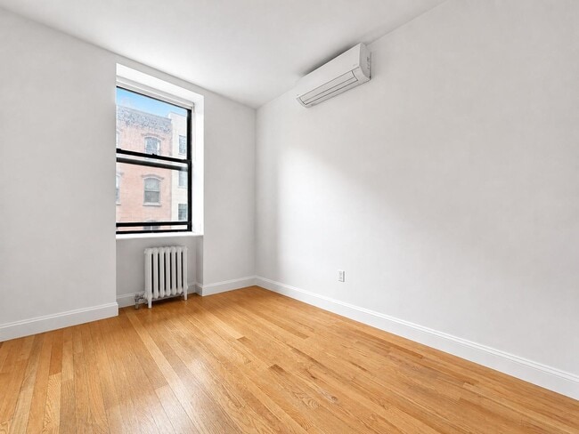 Photo - 29 W 12th St Unidad 3A