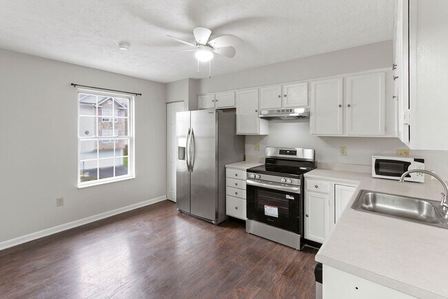 Photo - 122 Manor View Dr