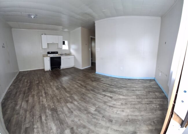 Building Photo - 713 17th St W Unit #6