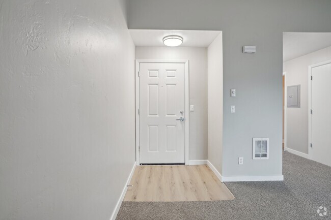 entry way - Redwood Terrace Rental