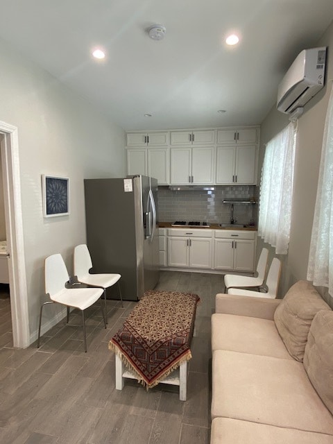 Photo - 21520 Saticoy St Unit A