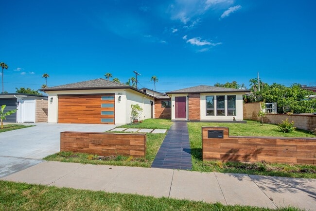Building Photo - Mesa Verde Rental