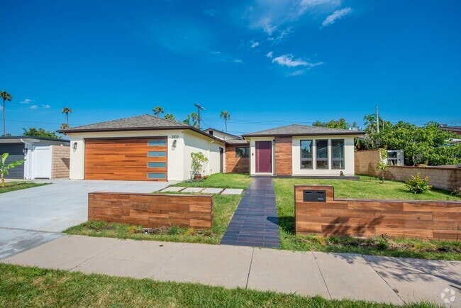 Building Photo - Mesa Verde Rental