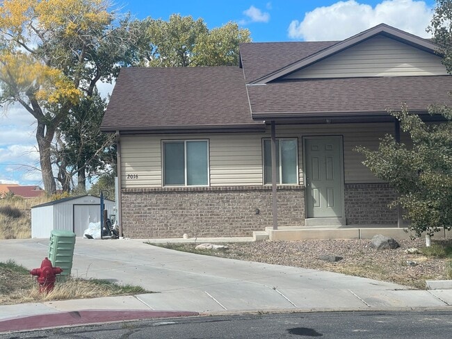 Building Photo - Stary Lane Duplex
