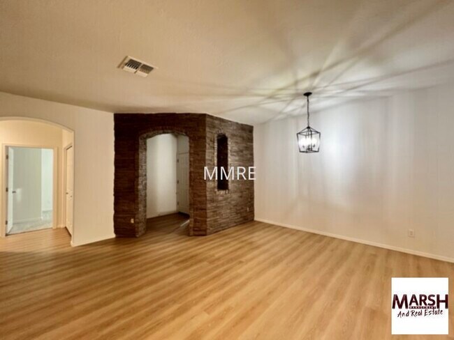 Photo - Nice 3 bedroom home with lots of personality in Chandler!