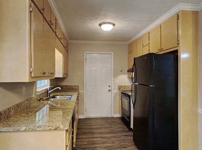 1901 Pond Ridge Ct