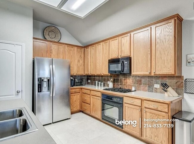 Photo - 2817 Hollow Ridge Dr