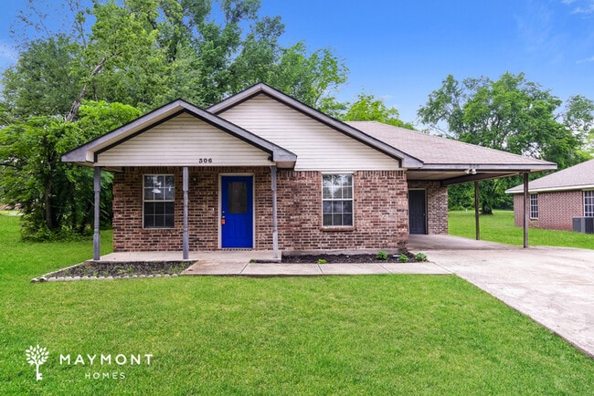 3 Bedroom Brick Home in Terrell, TX - 3 Bedroom Brick Home in Terrell, TX