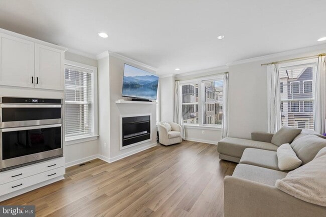 Photo - 283 Willis St