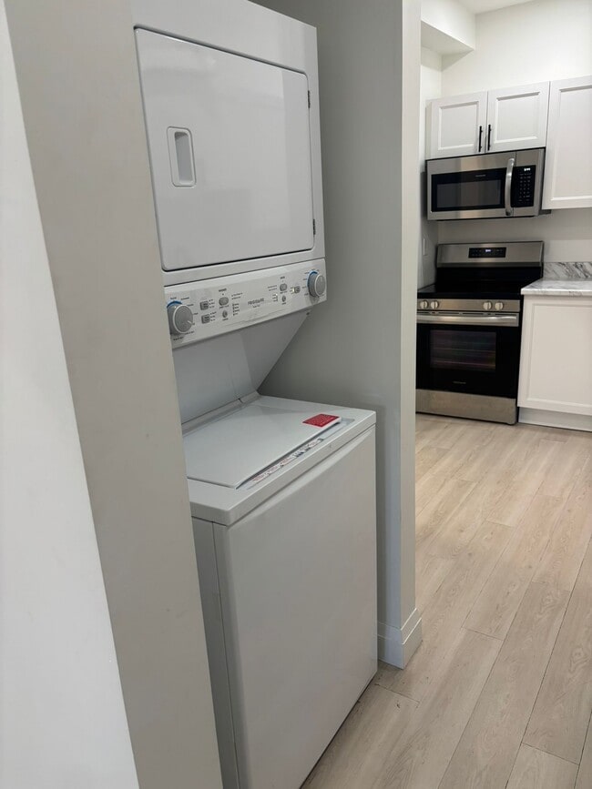 Photo - 833 Albert Rd Unit 1