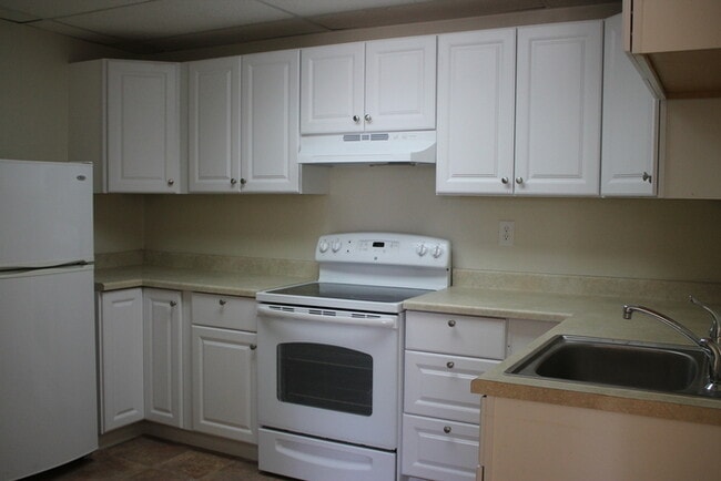 Photo - 1 bedroom with a washer and dryer!
