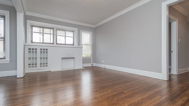 Photo - 1057 W Foster Ave Unit 1
