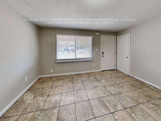 Photo - 4102 N 71st Ln