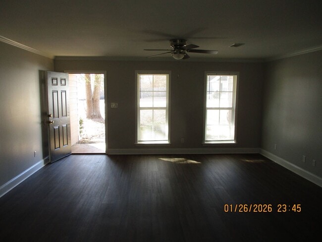 Photo - 160 Alder Dr