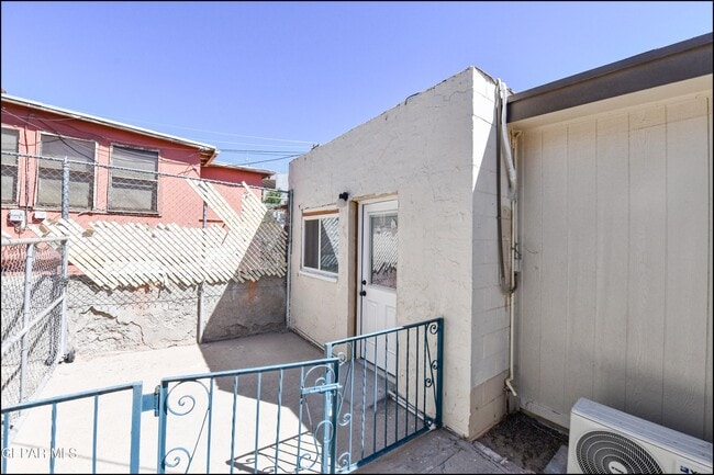 Building Photo - 1212 N Laurel St Unit B
