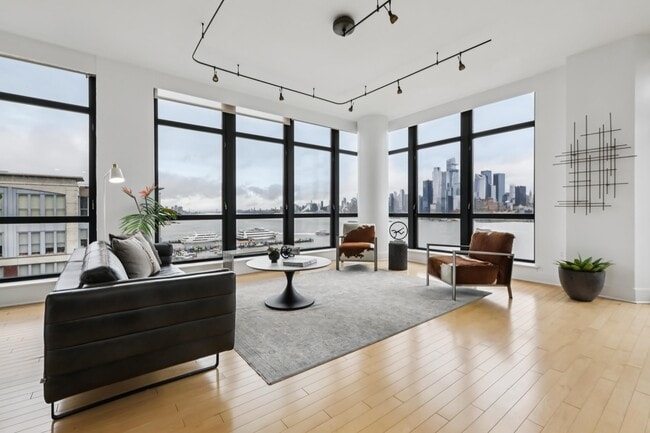 Building Photo - 1025 Maxwell Ln Unit 1201