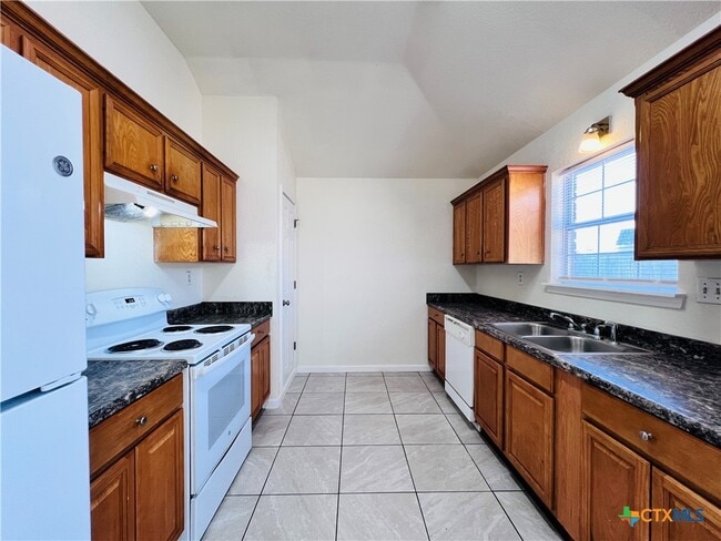 Photo - 1704 Boydstun Loop