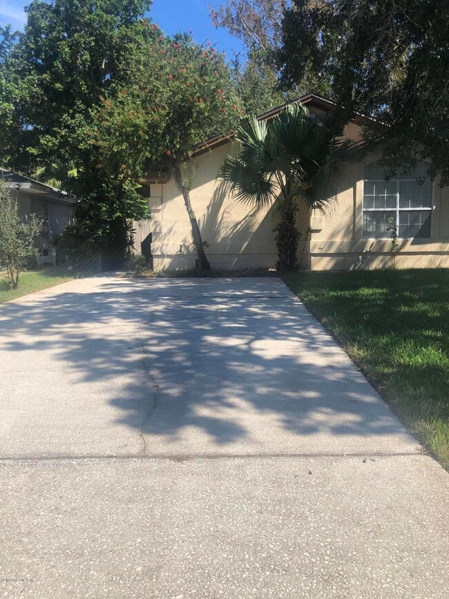 Photo - 141 Jasmine St