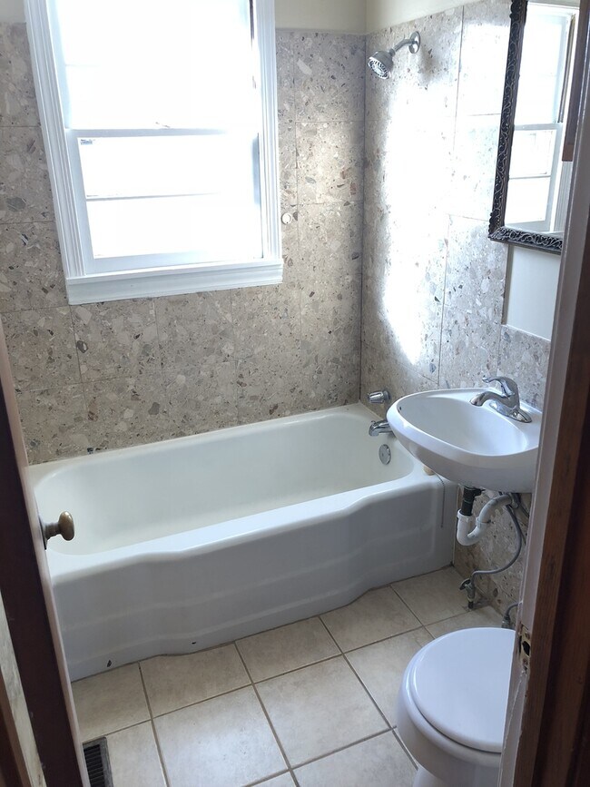 Photo - 1819 S Roanoke Dr