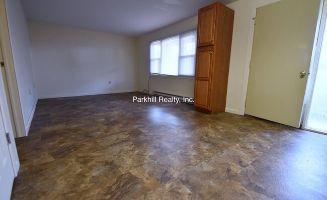 10 Oakwood Dr Unit 10