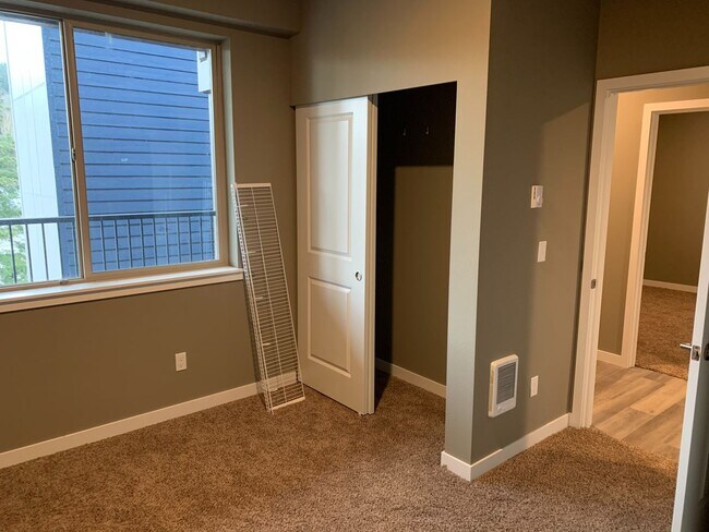 Samish Flats  Luxury Apartment Homes!