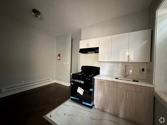 Building Photo - 304-306 Renner Ave Unit 2 Rental