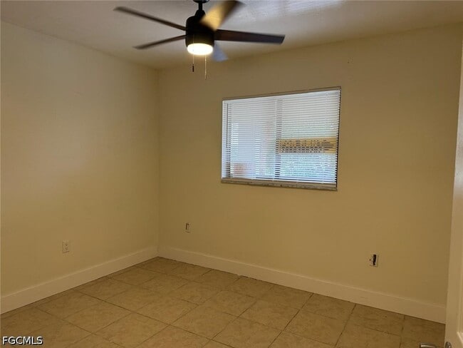 Building Photo - 2201 East 5th Street Unit 23
