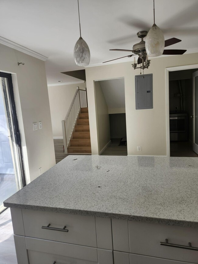 Photo - 7519 Courtyard E Run