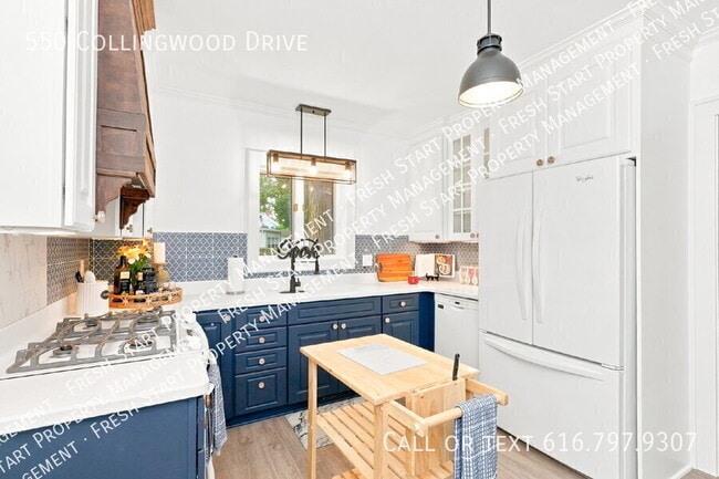 Photo - 550 Collingwood Dr