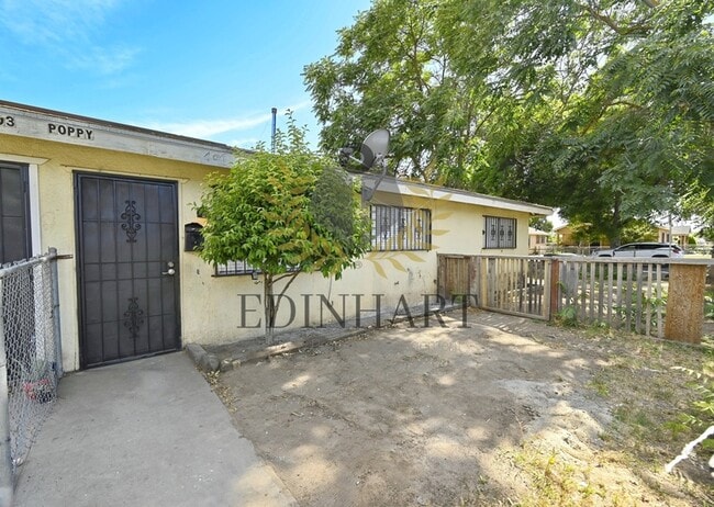 Photo - 2303 S Poppy Ave
