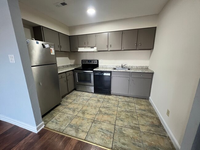 Photo - 275 Green St Unit Arbor Green 4E6