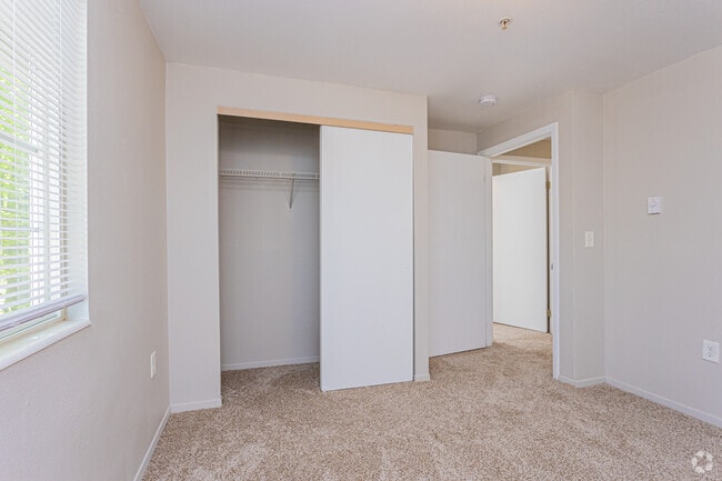 3BR, 2BA - 1143SF