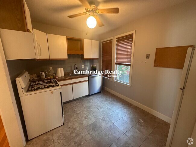 Building Photo - 39 Magnus Ave Unit 2T Rental