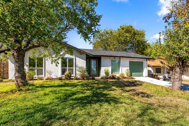 Building Photo - 5200 King Charles Dr
