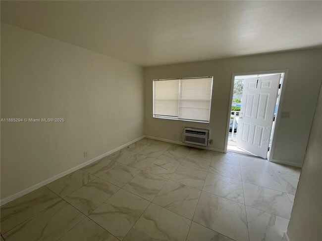 Photo - 801 N H St Unit 13