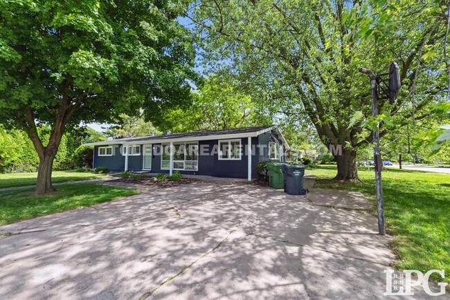 804 Village Trail